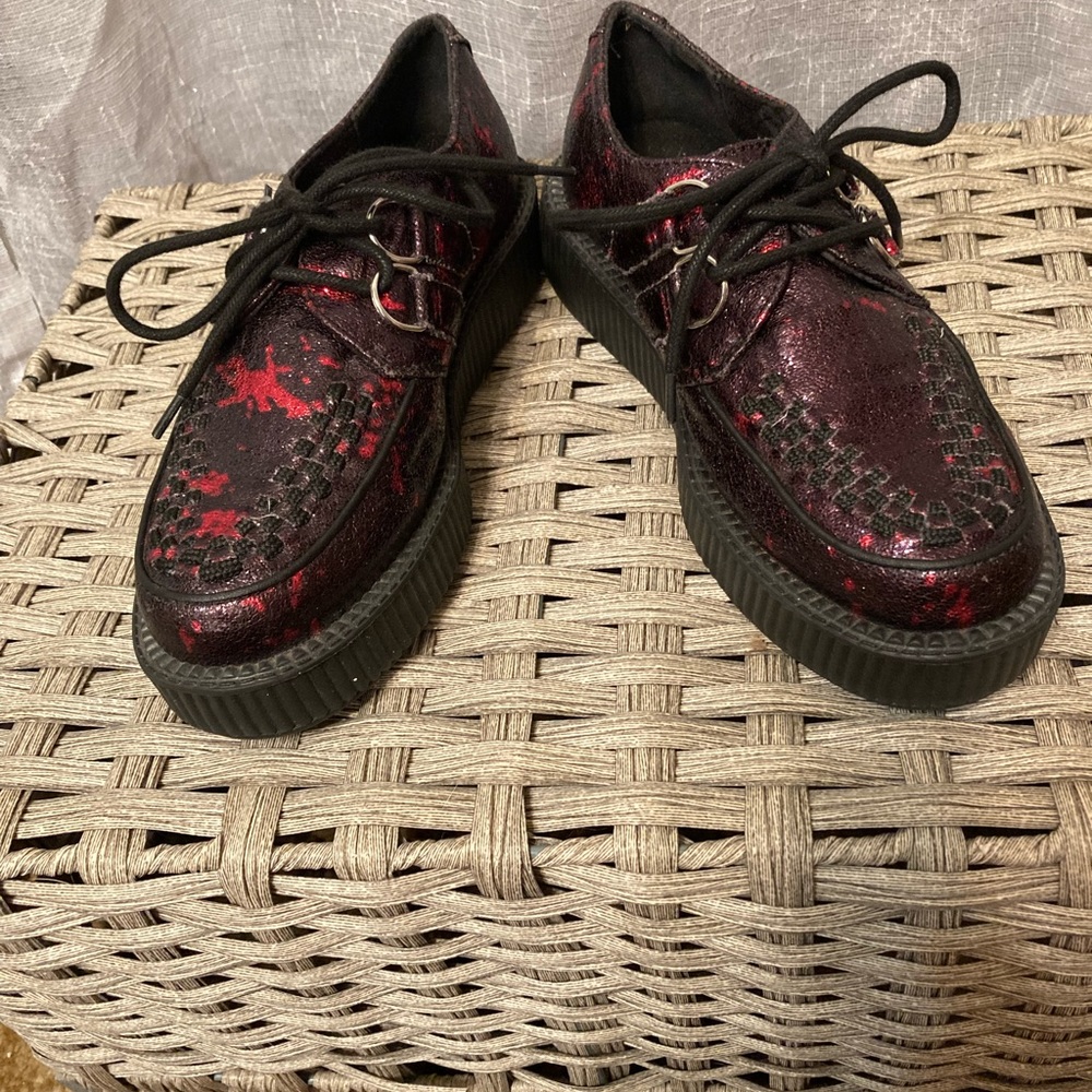 Limited Edition Black & Red Paint Splatter Vegan Viva Low Sole Creepers – T.U.K